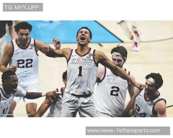 美国贺西宁?NCAA赛场上演后场压哨三分